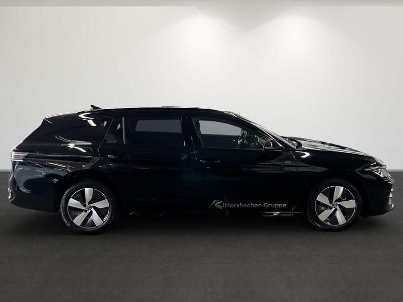 Gebraucht VW Passat R-line 150 PS (110 kW) 2026 Grenadillschwarz metallic Kombi