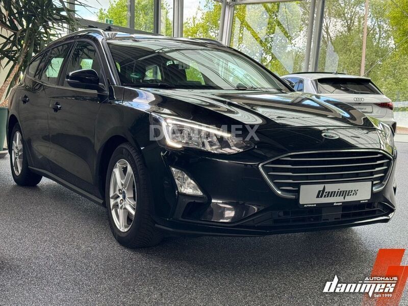 Gebraucht Ford Focus Cool & Connect 120 PS (88 kW) 2020 Schwarz Limousine