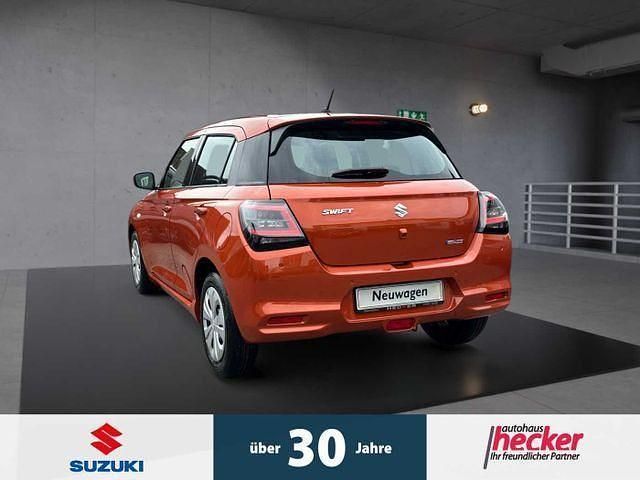 Neu Suzuki Swift Club 83 PS (61 kW) 2025 Orange Kleinwagen