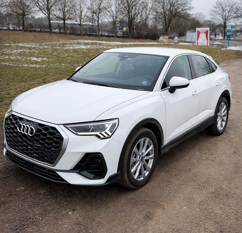 Weiß Gebraucht 2023 Audi Q3 Design SUV | 29.500 € (Fairer Preis) - Bild 1/4