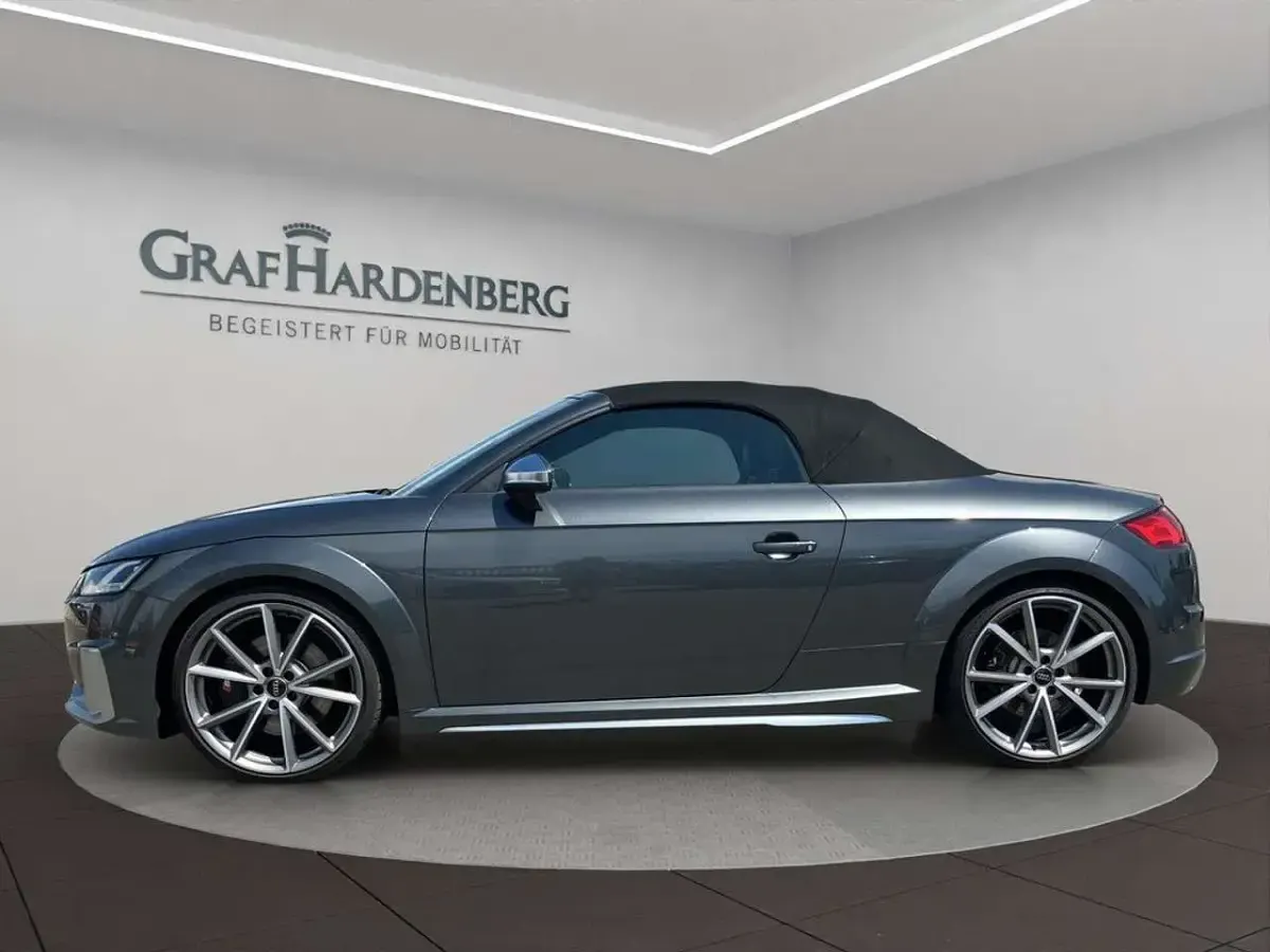 Gebraucht Audi TT Roadster Sport 320 PS (235 kW) 2023 Daytonagrau perleffekt Cabrio