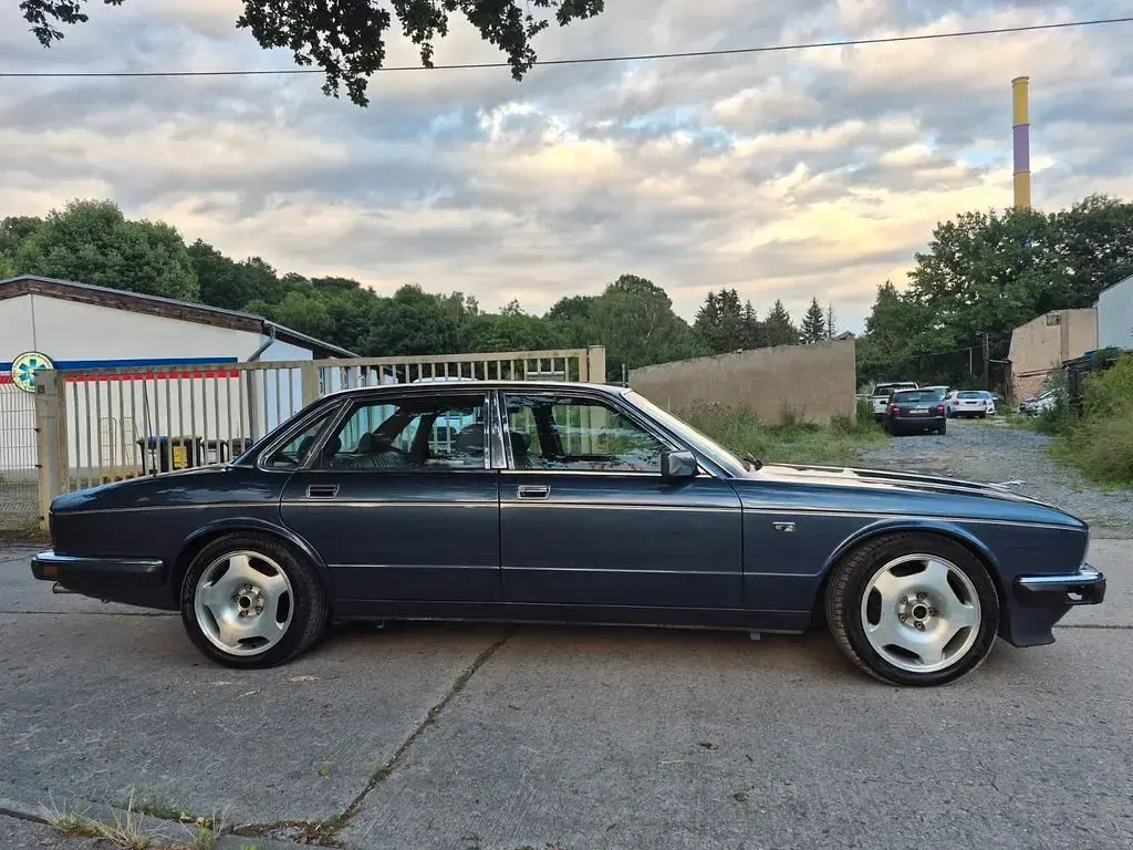 Gebraucht Jaguar XJ40 197 PS (144 kW) 1988 Blau Limousine