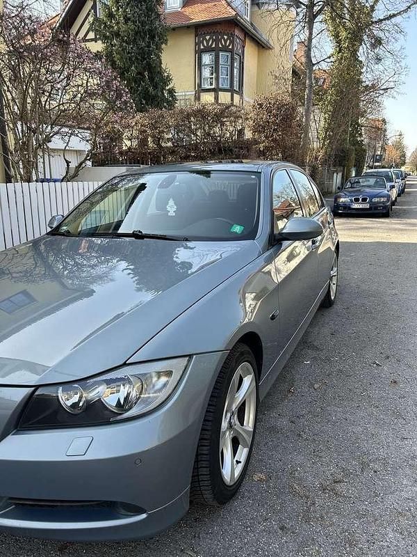 Gebraucht BMW 320 150 PS (110 kW) 2006 Grau Limousine