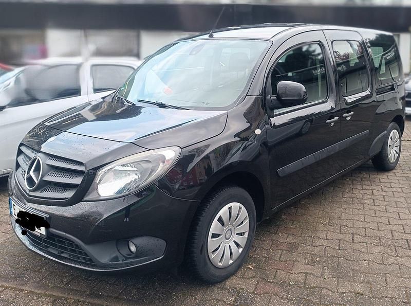 Schwarz Gebraucht 2015 Mercedes Citan 111 Van / Kleinbus | 8.000 € (Fairer Preis) - Bild 1/4
