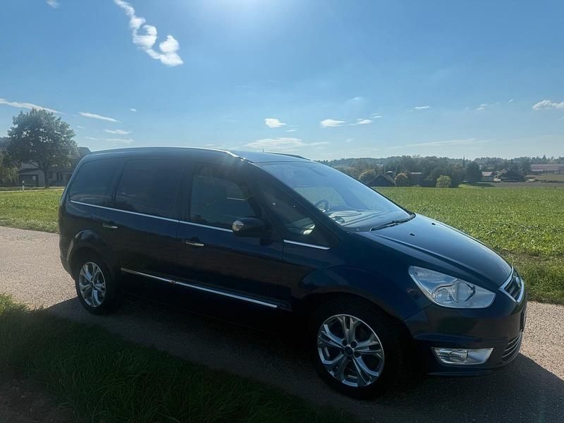 Gebraucht Ford Galaxy 140 PS (102 kW) 2013 Blau Van / Kleinbus