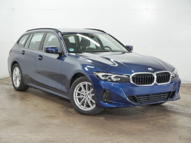 Blau Gebraucht 2024 BMW 318 Sport Line Limousine | 33.333 € (Guter Preis) - Bild 1/4