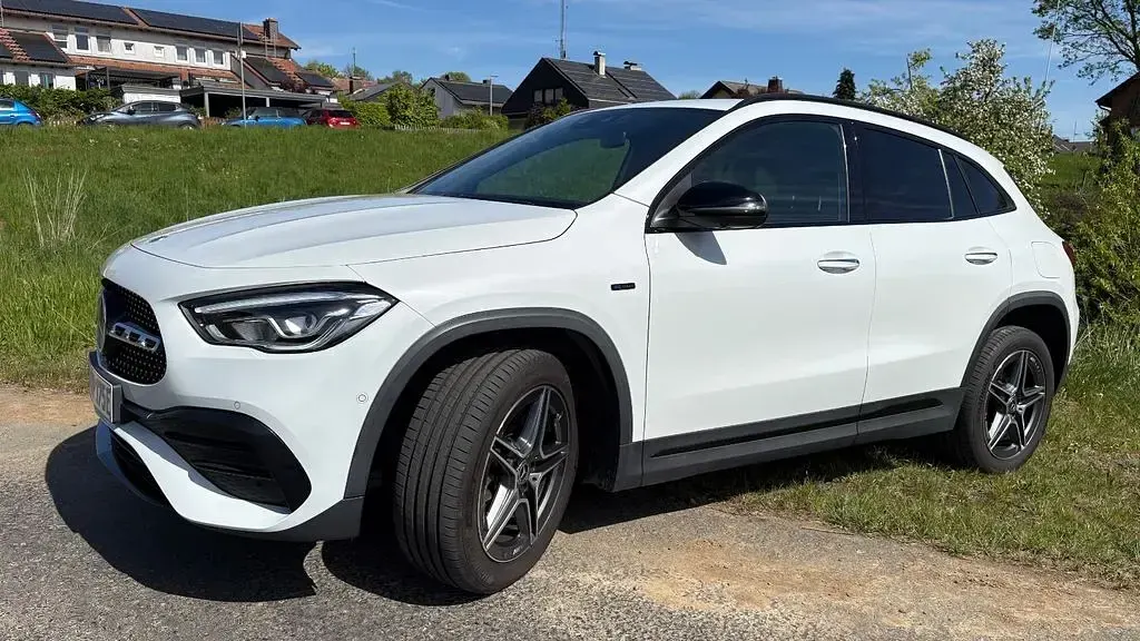 Gebraucht Mercedes GLA250 AMG line 160 PS (117 kW) 2021 Weiß SUV