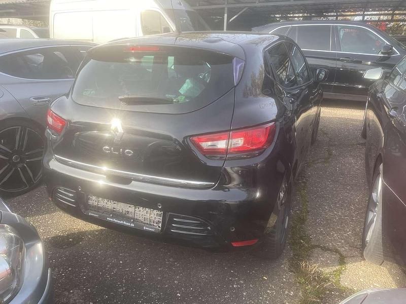 Gebraucht Renault Clio IV LIMITED 118 PS (86 kW) 2017 Sternenschwarz Kleinwagen