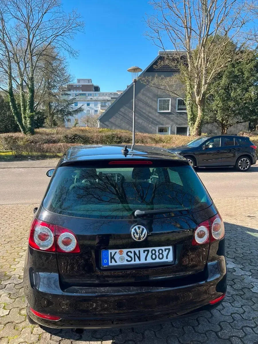 Używany VW Golf VII 105 KM (77 kW) 2013 Czarny Sedan/Limuzyna