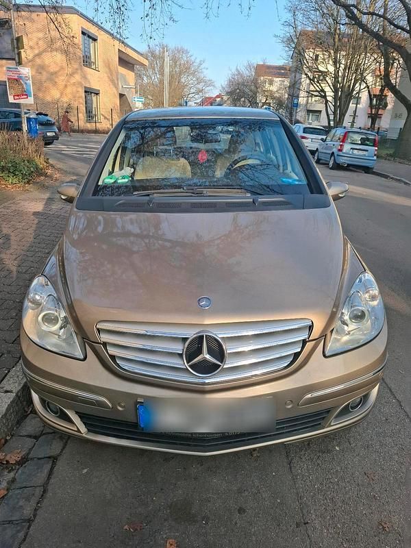 Gebraucht Mercedes B200 140 PS (102 kW) 2006 Gold Van / Kleinbus