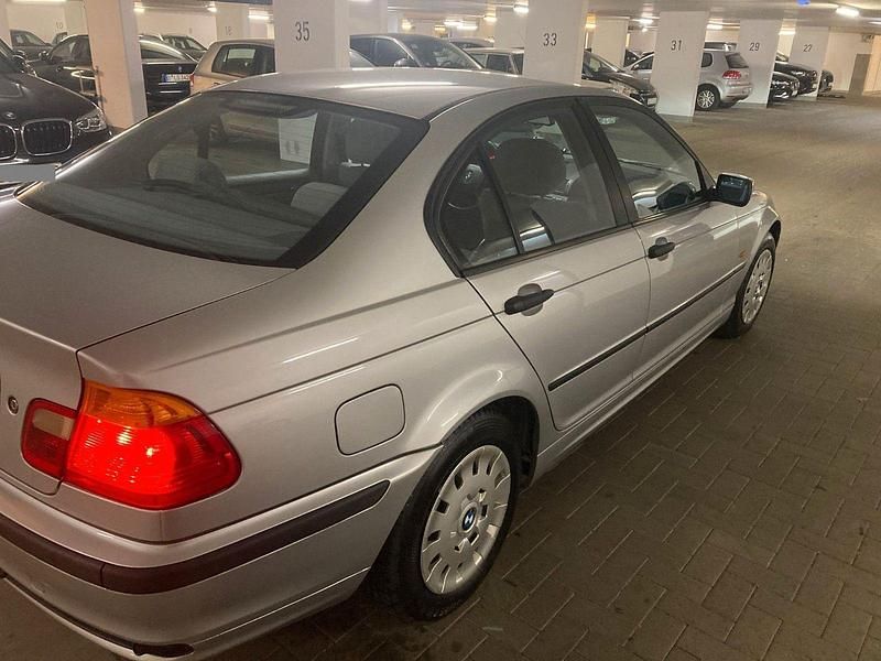Gebraucht BMW 318 118 PS (86 kW) 1999 Grau Limousine