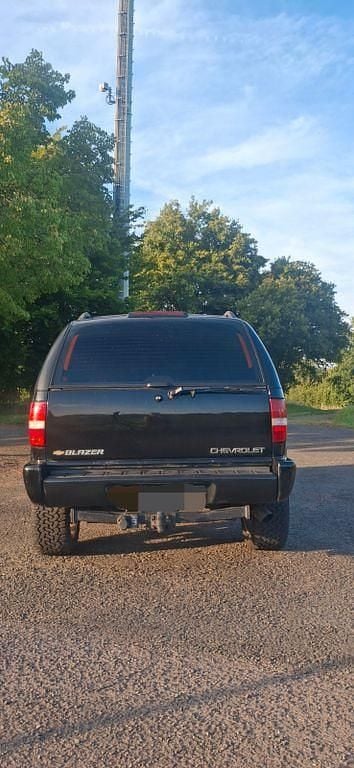 Schwarz Gebraucht 1998 Chevrolet Blazer SUV | 4.500 € (Etwas zu teuer) - Bild 1/4