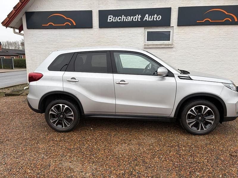 Grau Gebraucht 2019 Suzuki Vitara Limited SUV | 11.900 € (Guter Preis) - Bild 1/4