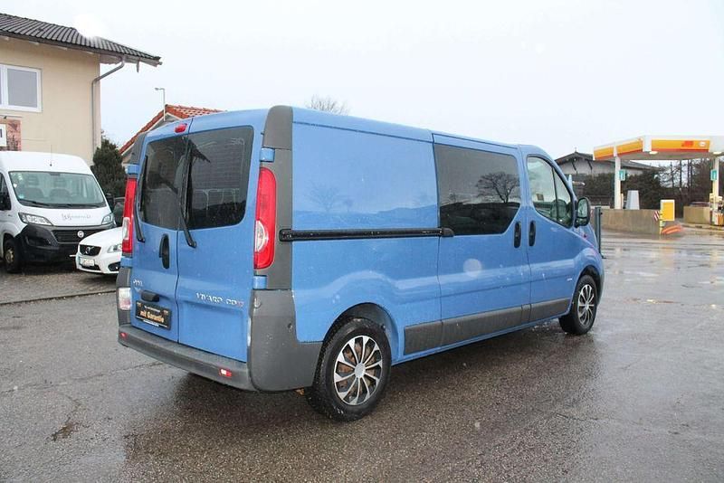 Gebraucht Opel Vivaro 114 PS (83 kW) 2011 Blau Van / Kleinbus