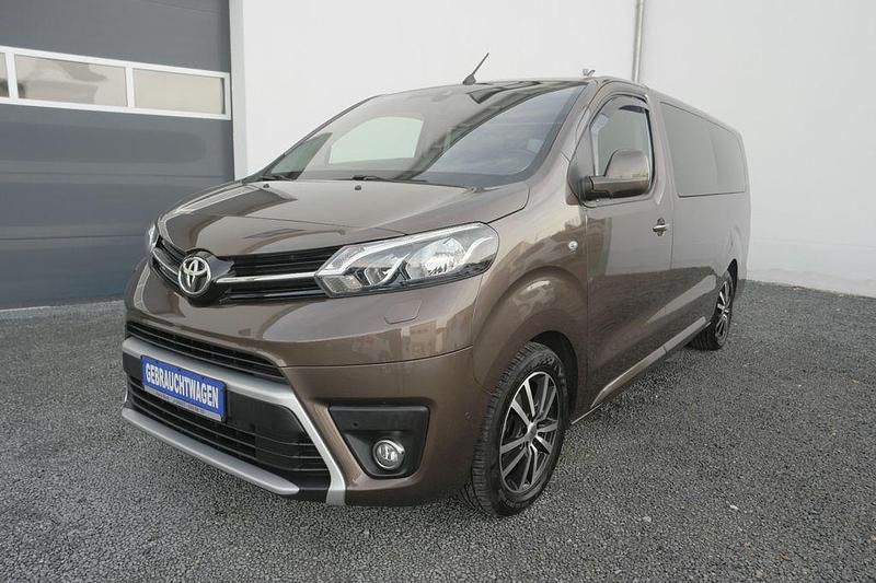 Braun Gebraucht 2017 Toyota Proace Verso Comfort Kombi | 21.900 € (Guter Preis) - Bild 1/4