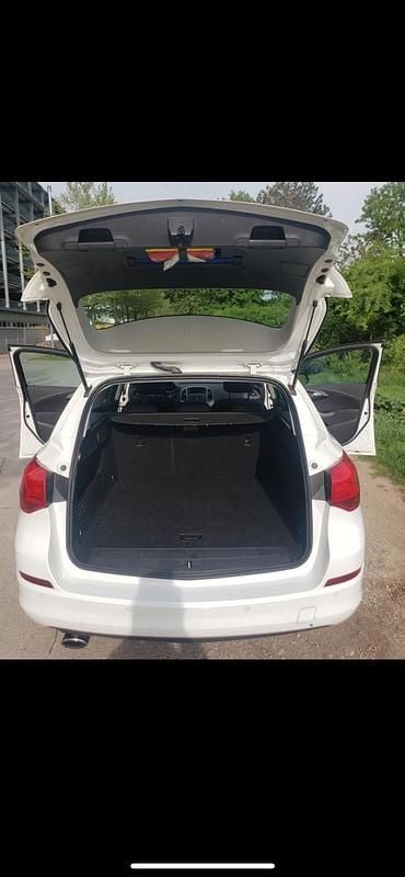 Gebraucht Opel Astra 165 PS (121 kW) 2012 Weiß Kombi