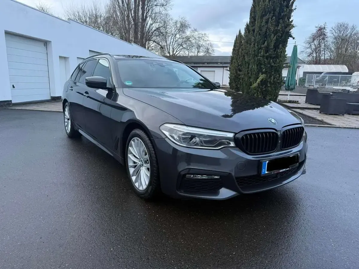 Gebraucht BMW 540 Sport Line 320 PS (235 kW) 2017 Grau Kombi