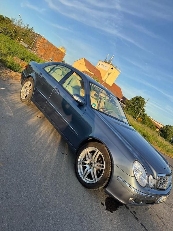 Second-hand Mercedes E280 190 CP (139 kW) 2006 Albastru Berlinǎ