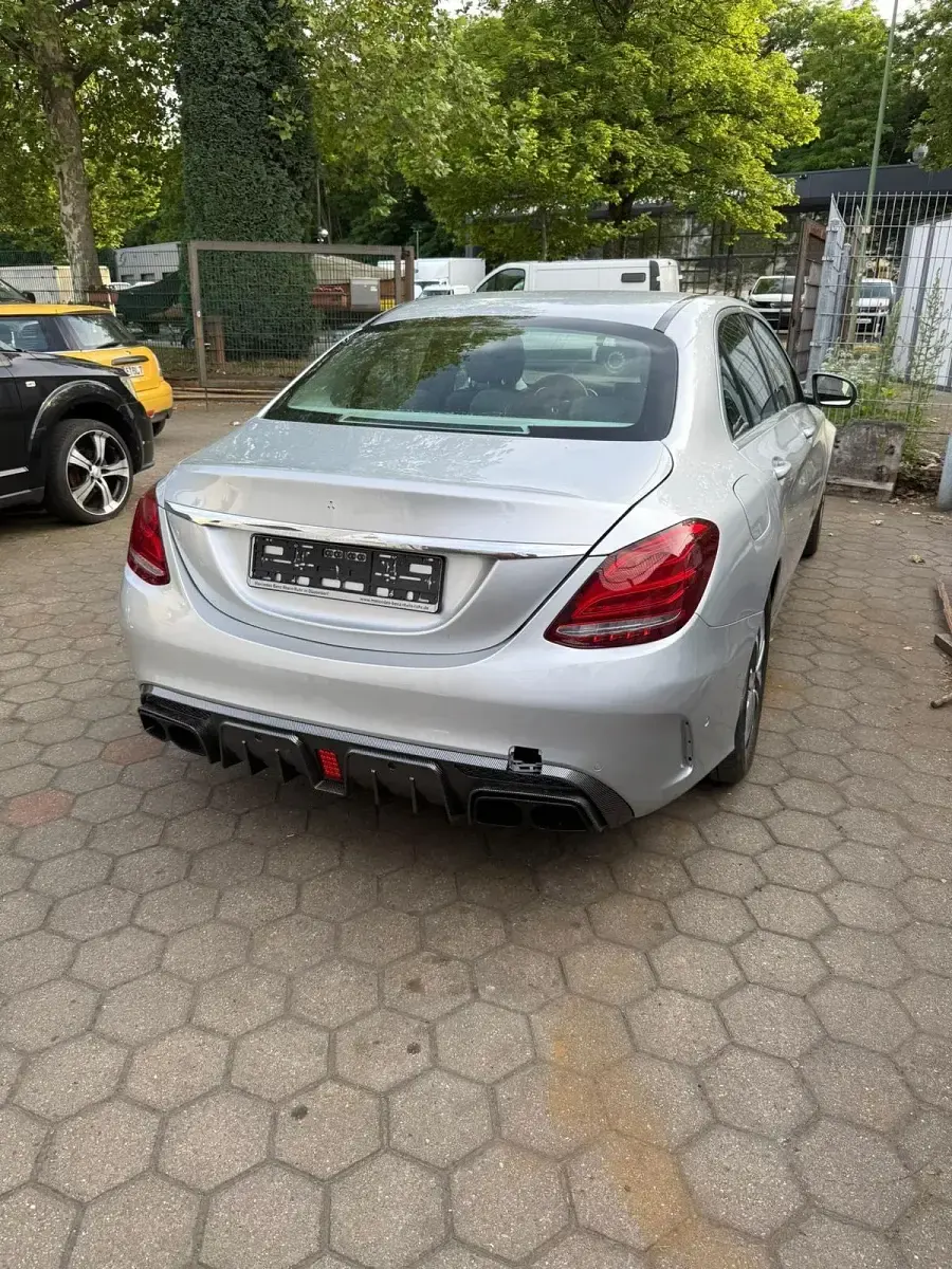 Gebraucht Mercedes C180 156 PS (114 kW) 2017 Silber Limousine
