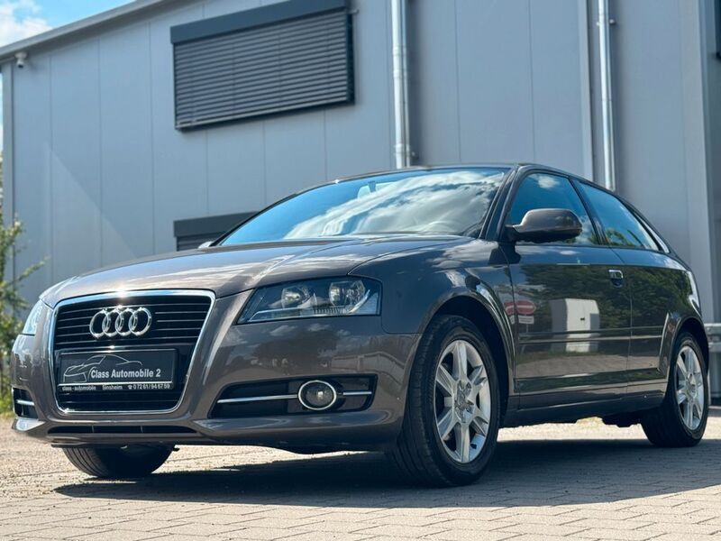 Grau Gebraucht 2010 Audi A3 Attraction Limousine | 6.990 € (Fairer Preis) - Bild 1/4