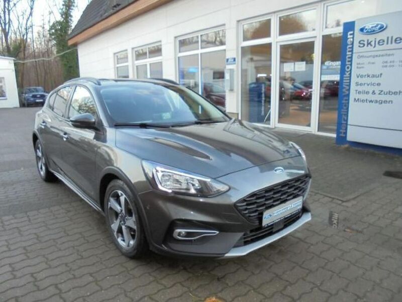 Magneticgrau (metallic) Gebraucht 2020 Ford Focus Active Limousine | 17.840 € (Fairer Preis) - Bild 1/4