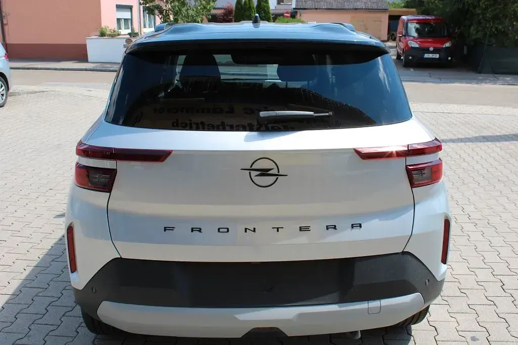Neu Opel Frontera 145 PS (106 kW) 2025 Silber SUV