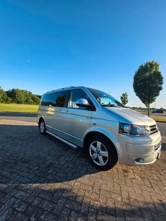 Gebraucht VW Multivan Highline 179 PS (131 kW) 2010 Silber Van / Kleinbus