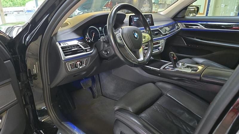 Gebraucht BMW 750 400 PS (294 kW) 2019 Schwarz Limousine