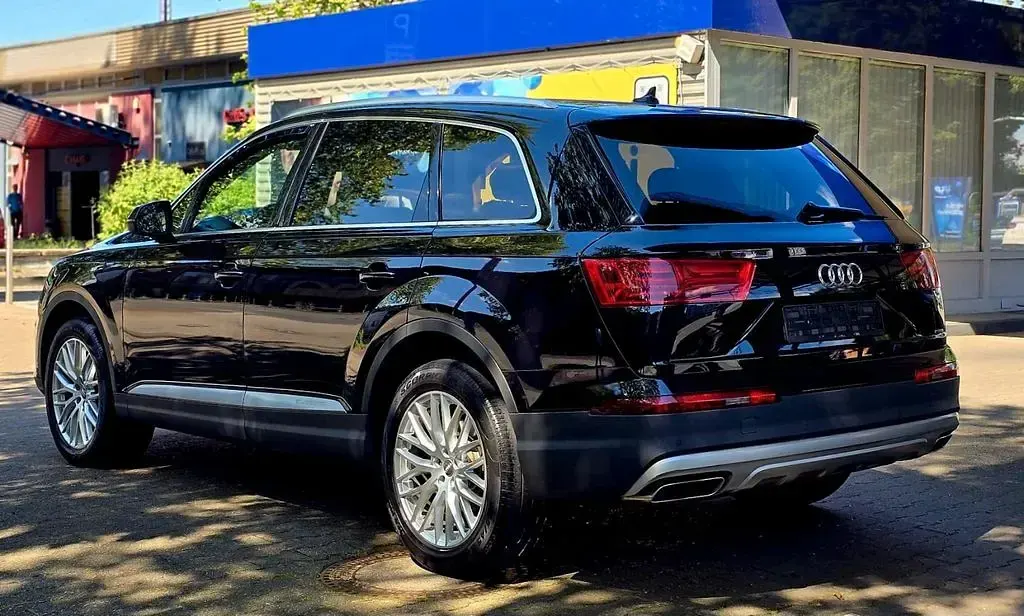 Używany Audi Q7 Ambiente 272 KM (200 kW) 2016 Czarny SUV