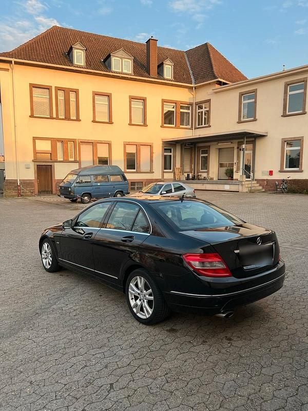 Gebraucht Mercedes C200 184 PS (135 kW) 2011 Schwarz Limousine
