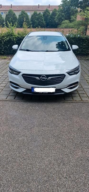 Weiß Gebraucht 2017 Opel Insignia Kombi | 11.700 € (Guter Preis) - Bild 1/4