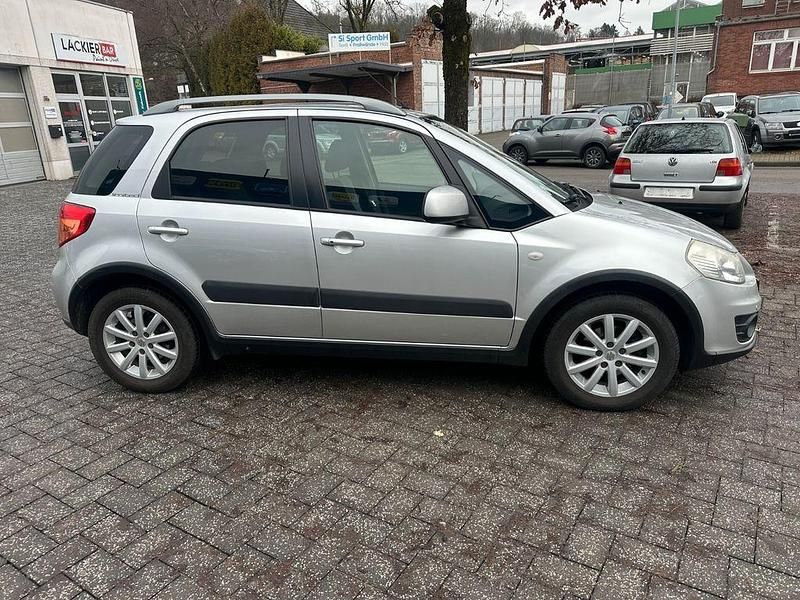 Gebraucht Suzuki SX4 120 PS (88 kW) 2012 Silber SUV