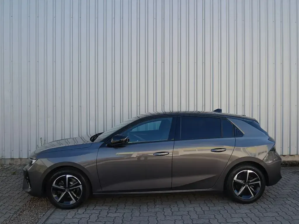 Gebraucht Opel Astra 131 PS (96 kW) 2025 Moonstone grey Kleinwagen