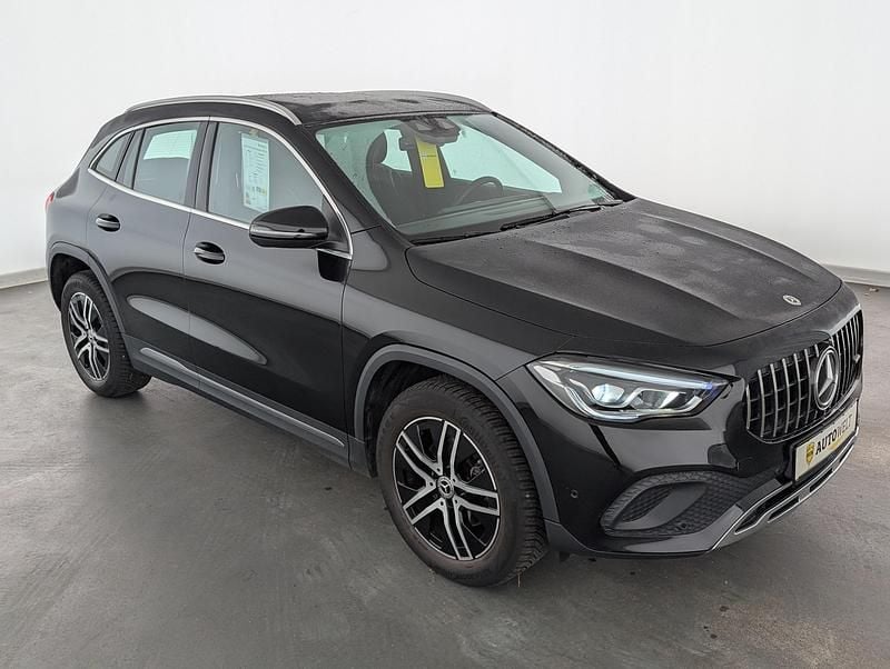 Gebraucht Mercedes GLA200 Progressive 163 PS (119 kW) 2022 Schwarz SUV