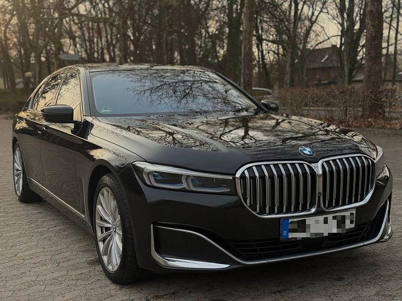 Gebraucht BMW 750 530 PS (389 kW) 2019 Schwarz Limousine