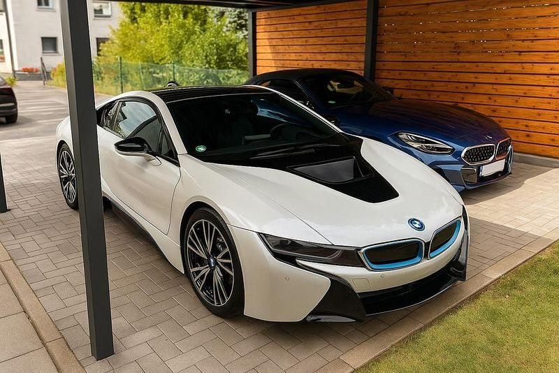 Weiß Gebraucht 2015 BMW i8 Pure Impulse Coupé | 58.000 € (Guter Preis) - Bild 1/4