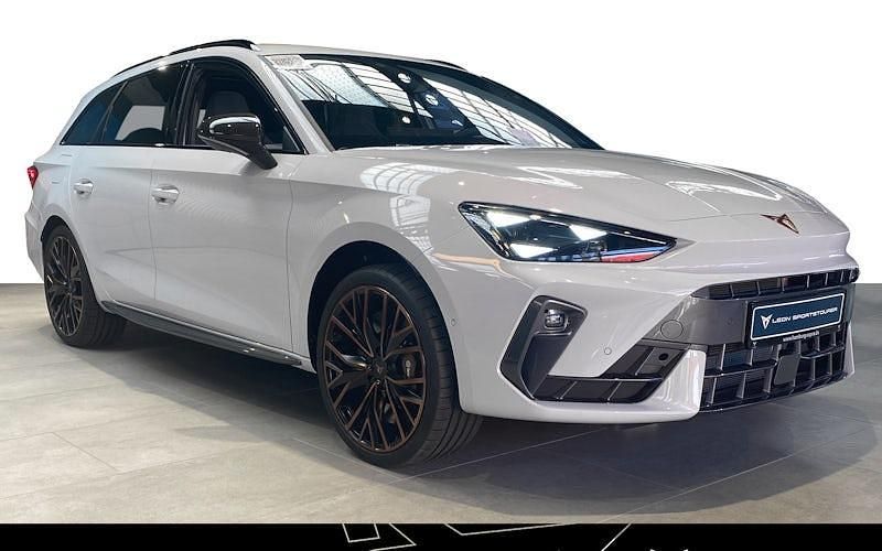 Weiß Neu 2025 Cupra Leon VZ Kombi | 50.985 € (Teuer) - Bild 1/4