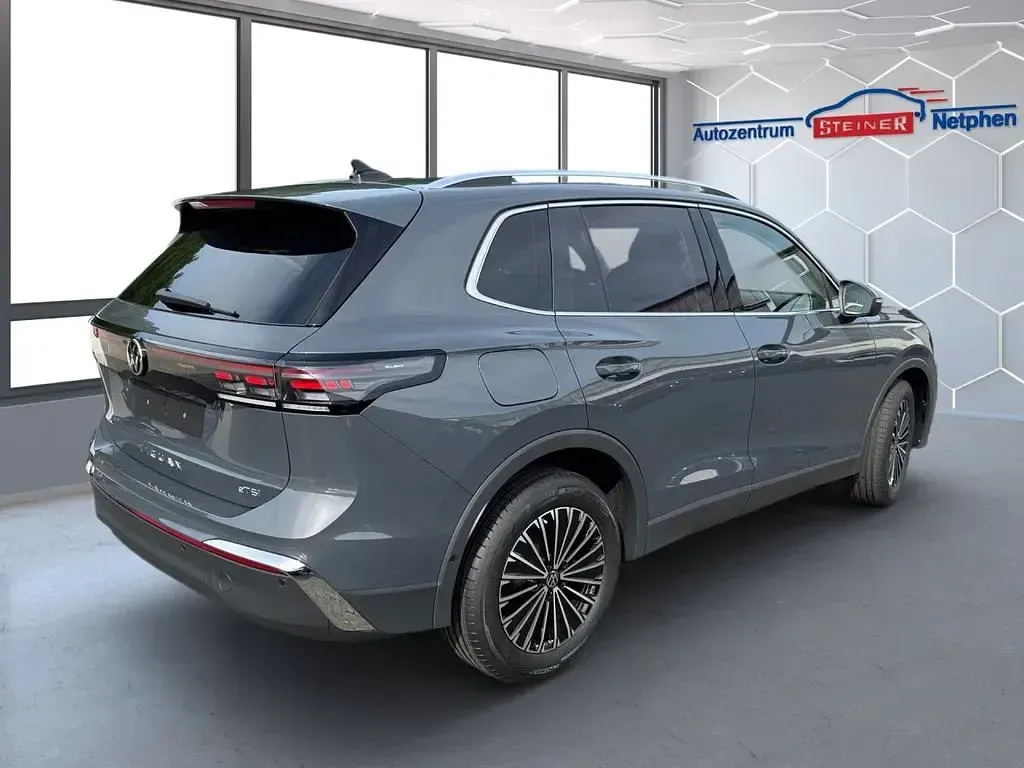 Neu VW Tiguan Style 150 PS (110 kW) 2026 Grau SUV