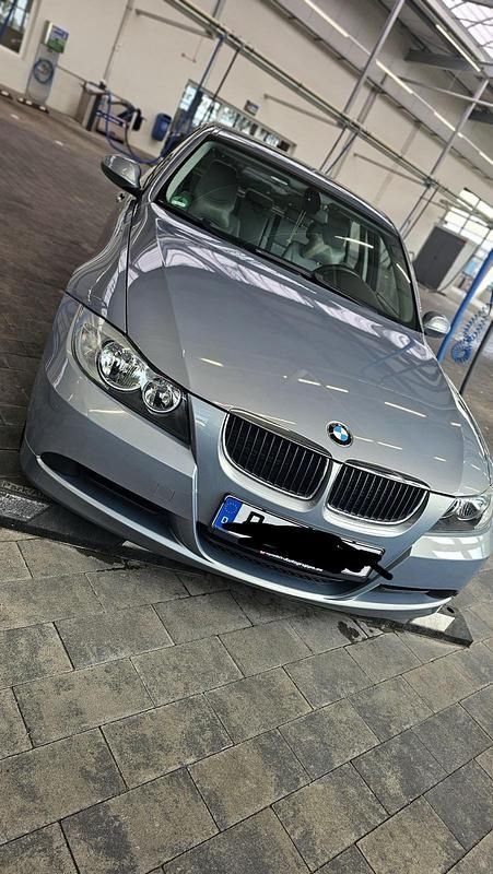 Grau Gebraucht 2007 BMW 318 Limousine | 2.999 € (Superpreis) - Bild 1/4