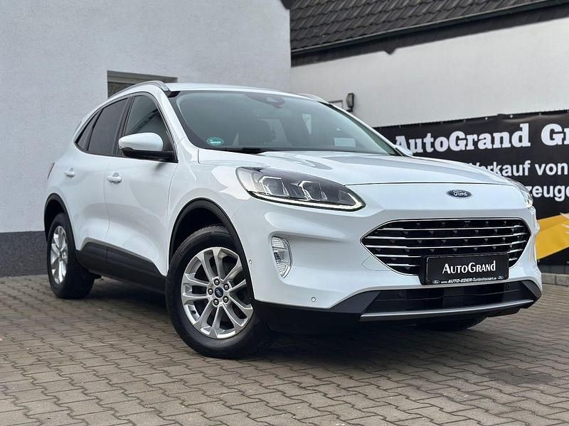 Gebraucht Ford Kuga Titanium 150 PS (110 kW) 2022 Weiß SUV