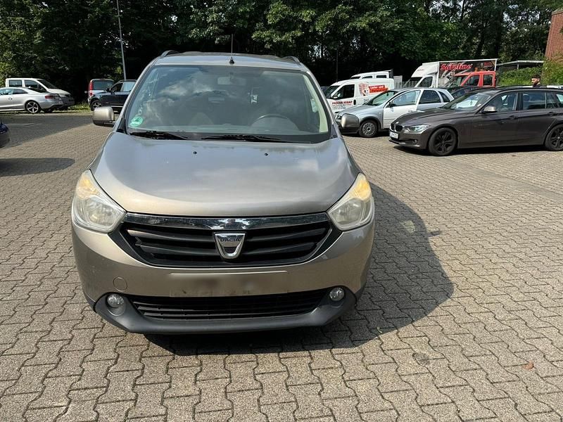 Grau Gebraucht 2013 Dacia Lodgy Van / Kleinbus | 3.250 € (Fairer Preis) - Bild 1/4