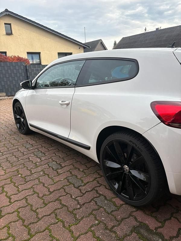 Gebraucht VW Scirocco 160 PS (117 kW) 2010 Weiß Coupé