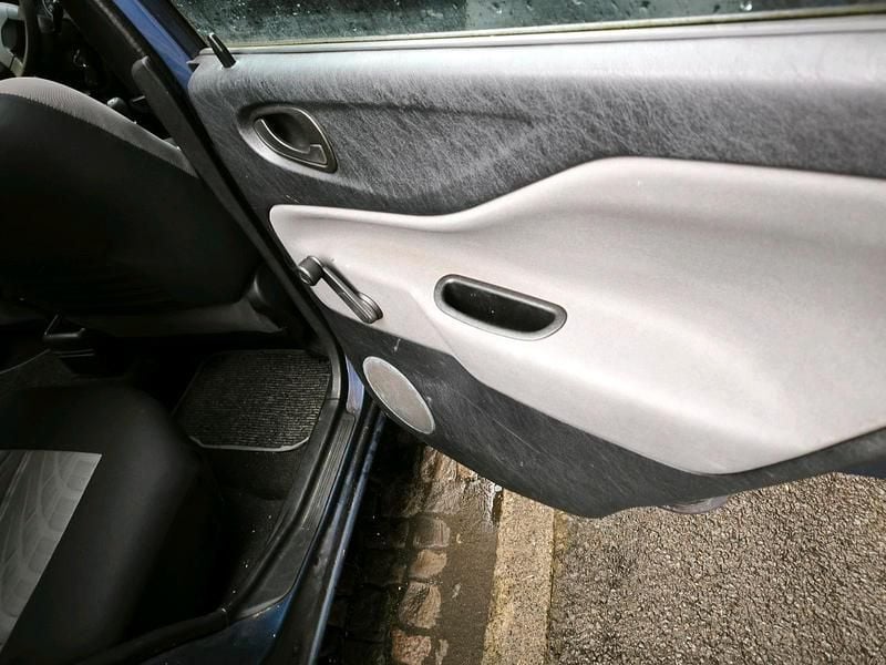 Gebraucht Mitsubishi Space Star 97 PS (71 kW) 2003 Blau Van / Kleinbus