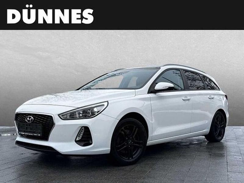 Gebraucht Hyundai i30 103 PS (75 kW) 2017 Weiß Kombi