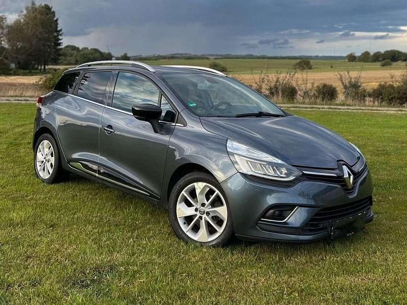 Grau Gebraucht 2017 Renault Clio GrandTour Kombi | 6.910 € (Etwas zu teuer) - Bild 1/4