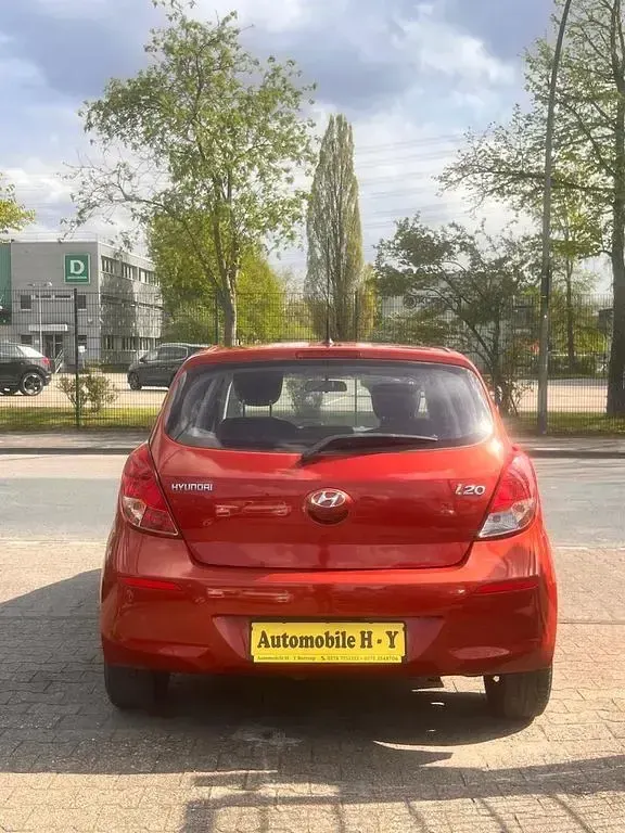 Gebraucht Hyundai i20 Edition 86 PS (63 kW) 2013 Rot Kleinwagen