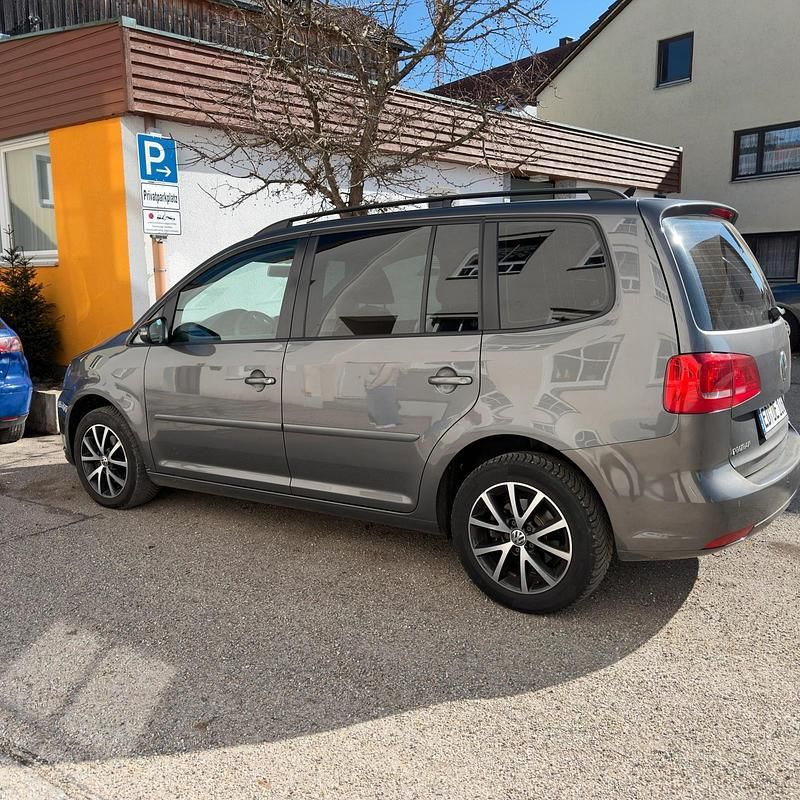 Gebraucht VW Touran 105 PS (77 kW) 2014 Grau Van / Kleinbus