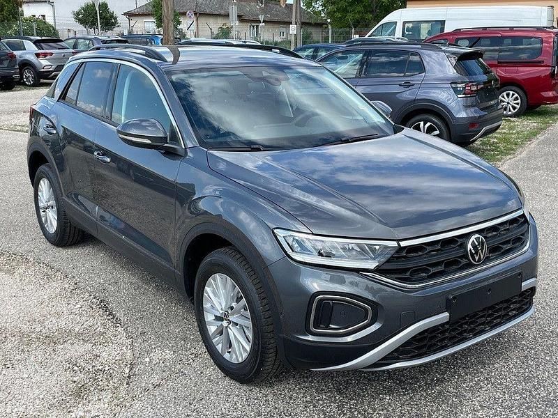 Indiumgrau Neu 2025 VW T-Roc Life SUV | 31.297 € (Superpreis) - Bild 1/4