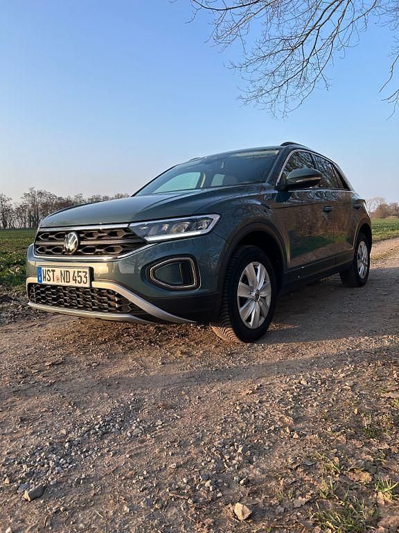 Gebraucht VW T-Roc Move 150 PS (110 kW) 2024 Blau SUV