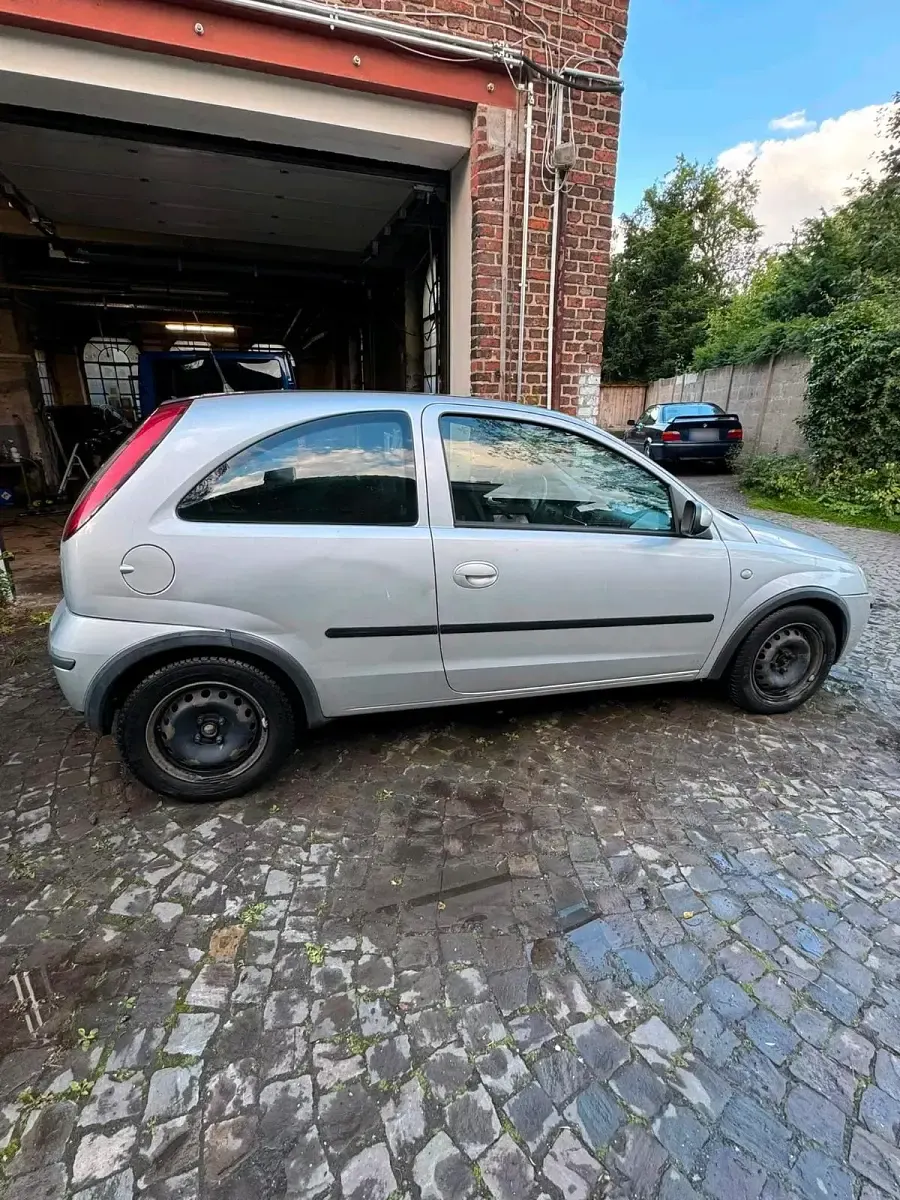 Gebraucht Opel Corsa 69 PS (50 kW) 2003 Silber Kleinwagen